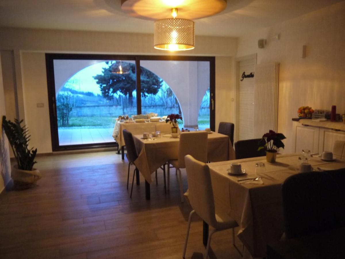 Bed and Breakfast "Cara Pace" In Collina Per Famiglie Montefiore Conca Экстерьер фото